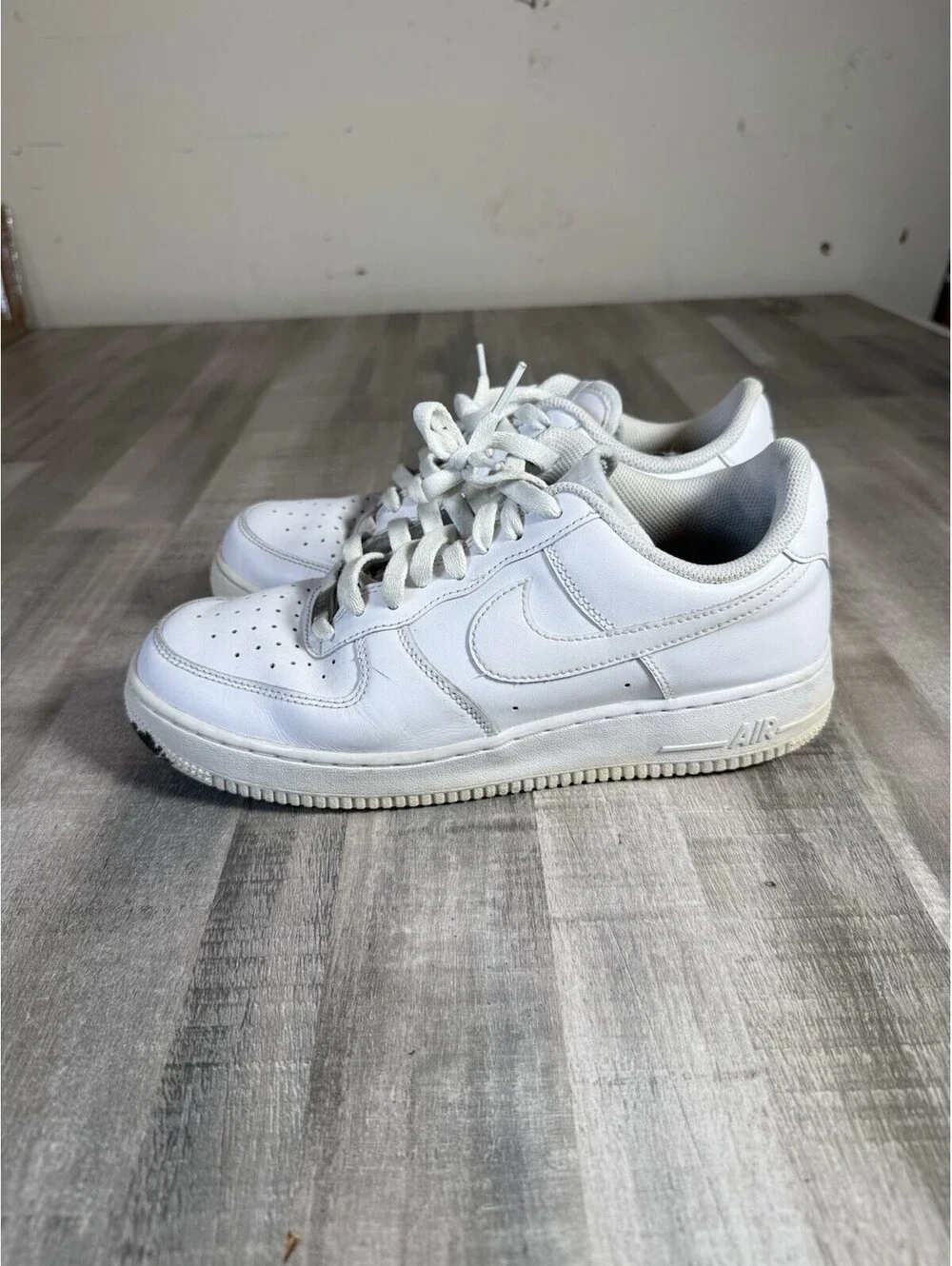Nike Air Force 1 07 Triple White Sneakers Men's Size 8.5 Leather CW2288-111
